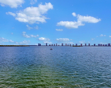 100 Shore Court - Photo Thumbnail 3