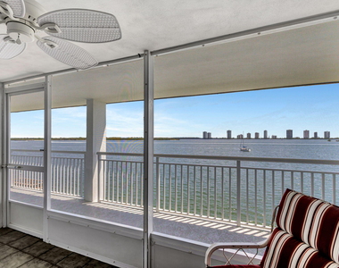 100 Shore Court - Photo Thumbnail 9
