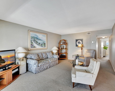 100 Shore Court - Photo Thumbnail 10