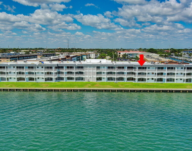 100 Shore Court - Photo Thumbnail 45