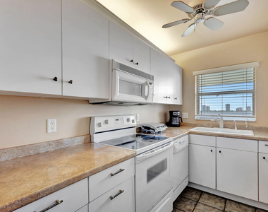 100 Shore Court - Photo Thumbnail 17