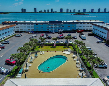 100 Shore Court - Photo Thumbnail 34