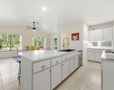 5562 Reynolds Road - Photo Thumbnail 14