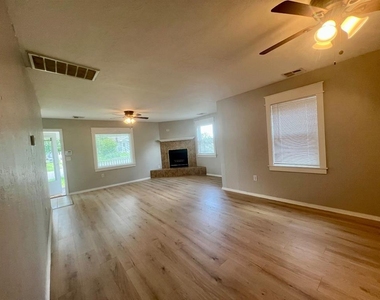 9904 Se 43rd Street - Photo Thumbnail 6