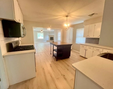 9904 Se 43rd Street - Photo Thumbnail 9