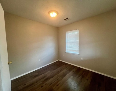 9904 Se 43rd Street - Photo Thumbnail 11