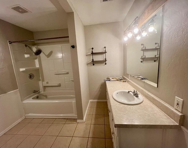 9904 Se 43rd Street - Photo Thumbnail 13