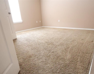 847 Rambling Oaks - Photo Thumbnail 15