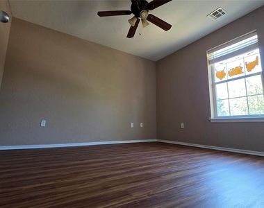 847 Rambling Oaks - Photo Thumbnail 27