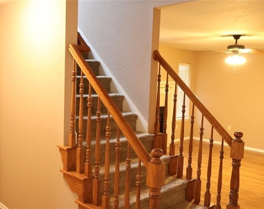 847 Rambling Oaks - Photo Thumbnail 3