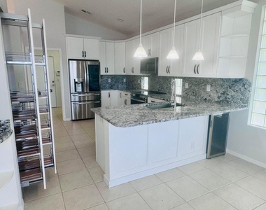 9360 Cove Point Circle - Photo Thumbnail 8