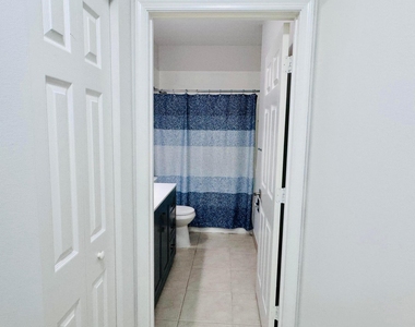 9360 Cove Point Circle - Photo Thumbnail 22