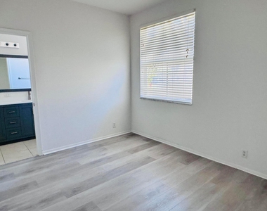 9360 Cove Point Circle - Photo Thumbnail 19