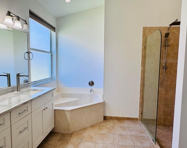 9360 Cove Point Circle - Photo Thumbnail 15