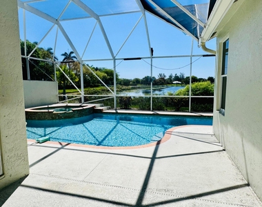 9360 Cove Point Circle - Photo Thumbnail 4
