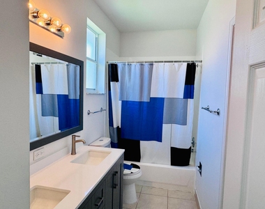 9360 Cove Point Circle - Photo Thumbnail 18