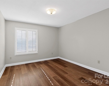8109 Reames Road - Photo Thumbnail 10