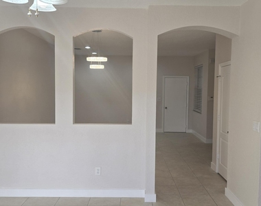 2919 Crestwood Terrace - Photo Thumbnail 7