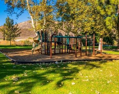 27061 Esward Drive - Photo Thumbnail 19