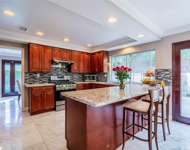 27061 Esward Drive - Photo Thumbnail 8