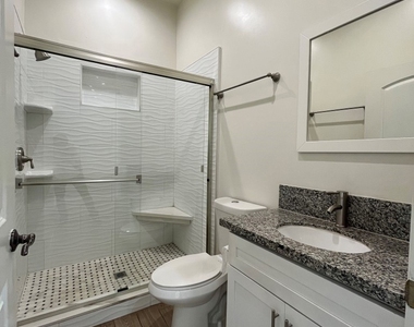 4316 Greenbush Avenue - Photo Thumbnail 23