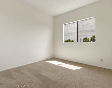 17312 Chatsworth Street - Photo Thumbnail 6