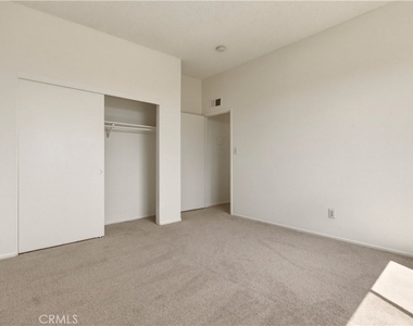 17312 Chatsworth Street - Photo Thumbnail 10