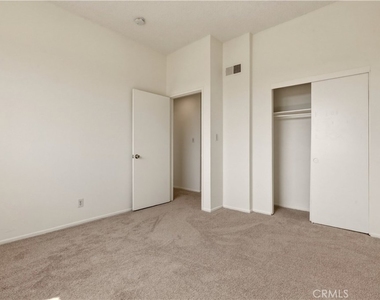 17312 Chatsworth Street - Photo Thumbnail 7