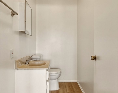 17312 Chatsworth Street - Photo Thumbnail 8