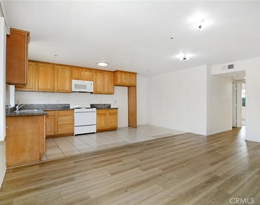 6843 Agnes Avenue - Photo Thumbnail 3