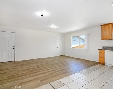 6843 Agnes Avenue - Photo Thumbnail 2