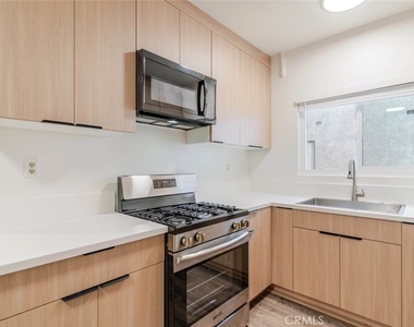 708 Porter Street - Photo Thumbnail 7