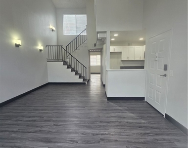 11150 Glenoaks - Photo Thumbnail 2