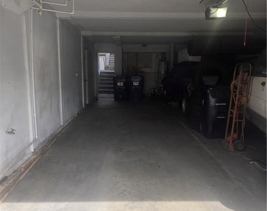 11150 Glenoaks - Photo Thumbnail 14