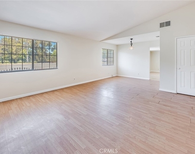 5546 Mclennan - Photo Thumbnail 4