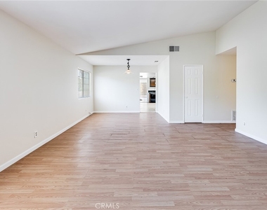 5546 Mclennan - Photo Thumbnail 2