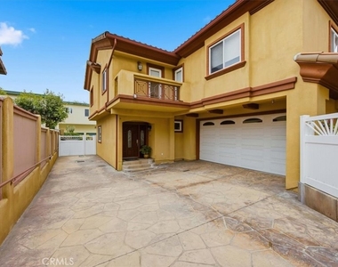 1805 Speyer Lane - Photo Thumbnail 28