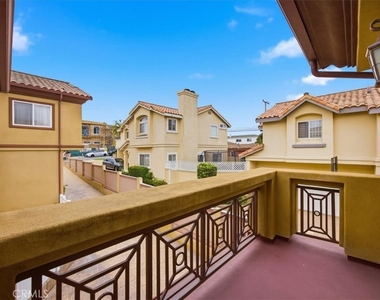 1805 Speyer Lane - Photo Thumbnail 20