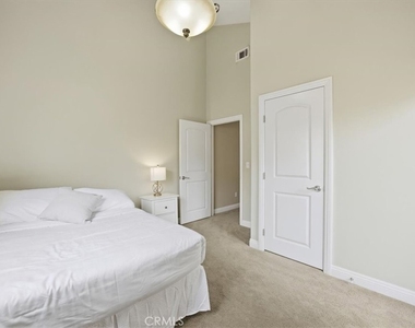 1805 Speyer Lane - Photo Thumbnail 19