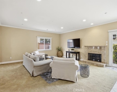 1805 Speyer Lane - Photo Thumbnail 1