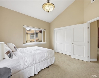 1805 Speyer Lane - Photo Thumbnail 24