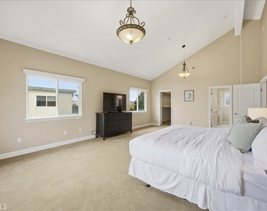 1805 Speyer Lane - Photo Thumbnail 12