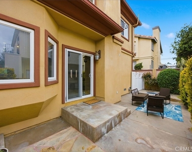 1805 Speyer Lane - Photo Thumbnail 29