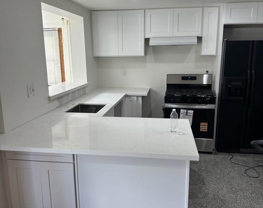 1798 E Sherbrooke Street Street E - Photo Thumbnail 6