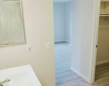 23232 Orange Avenue - Photo Thumbnail 14