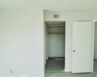 23232 Orange Avenue - Photo Thumbnail 10