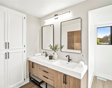 22332 Eagle Rock - Photo Thumbnail 16
