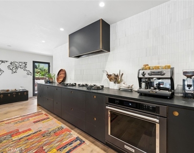 1377 Lewellyn - Photo Thumbnail 13