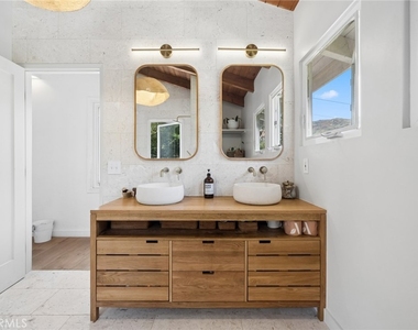 1377 Lewellyn - Photo Thumbnail 18