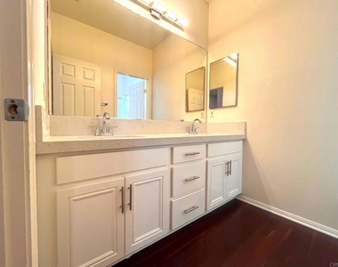 3840 Stoneridge Rd - Photo Thumbnail 17